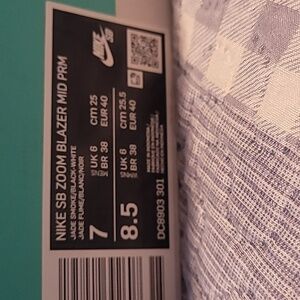 Nike sneakers women size 8.5